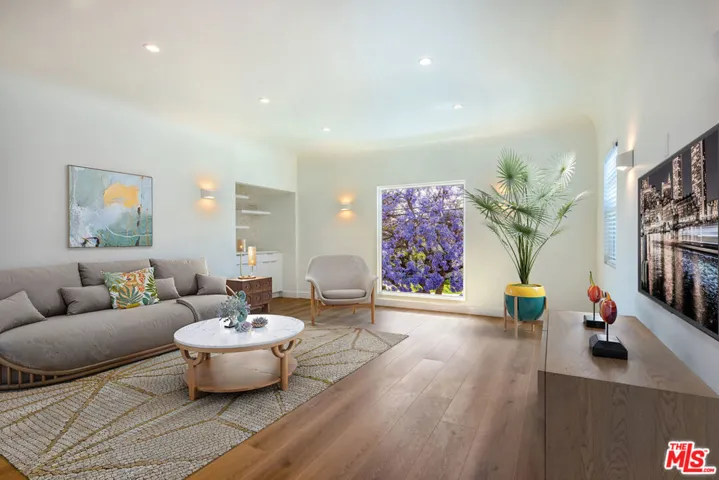1450 S Holt Avenue, Los Angeles, California 90035