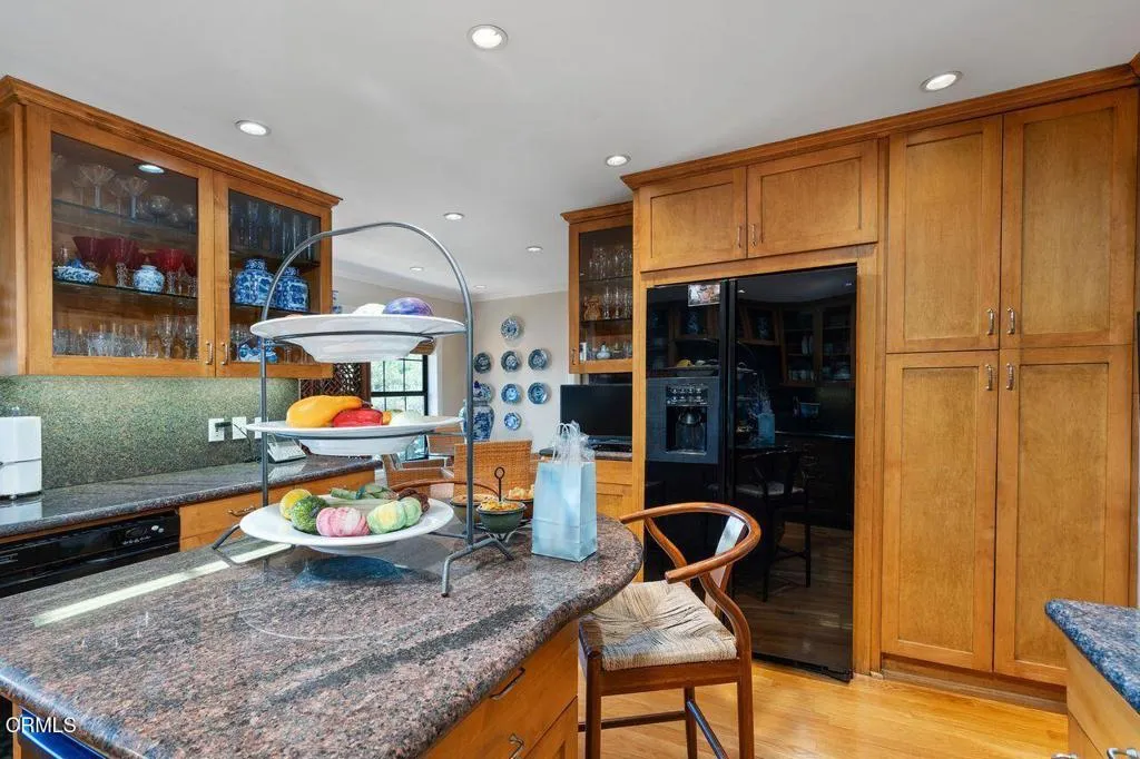 70 N Arroyo Boulevard, Pasadena, California 91105 home-pic-16