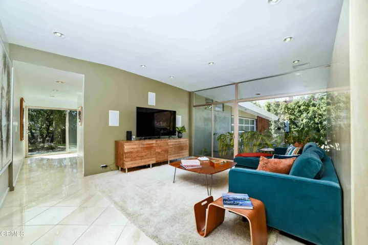 family room 3
