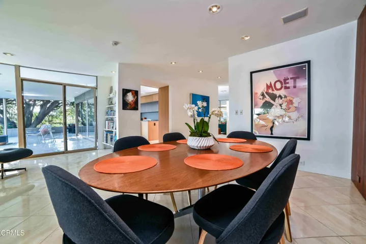 Dining to patio