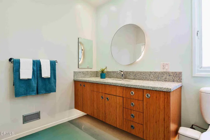 2nd bathroom