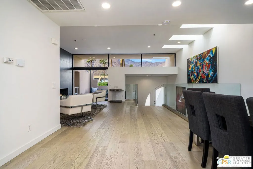 100 E Stevens Road 513, Palm Springs, California 92262 home-pic-2