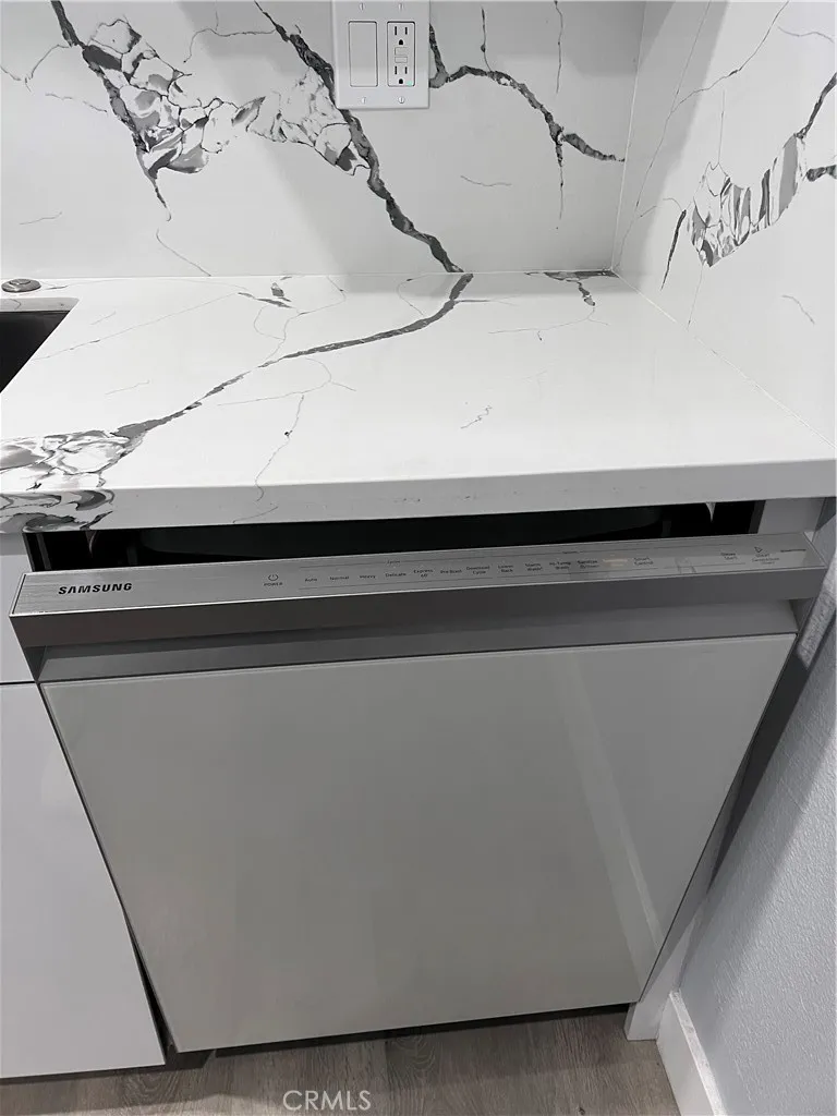 1935 Alpha Road 337, Glendale, California 91208 home-pic-5