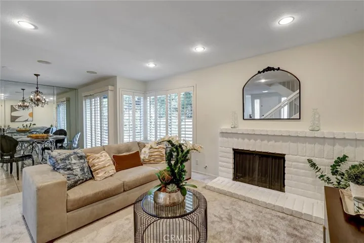 43 Glenhurst, Irvine, California 92604