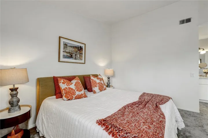 43 Glenhurst, Irvine, California 92604
