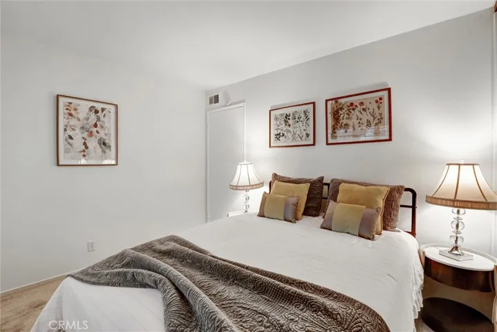 43 Glenhurst, Irvine, California 92604