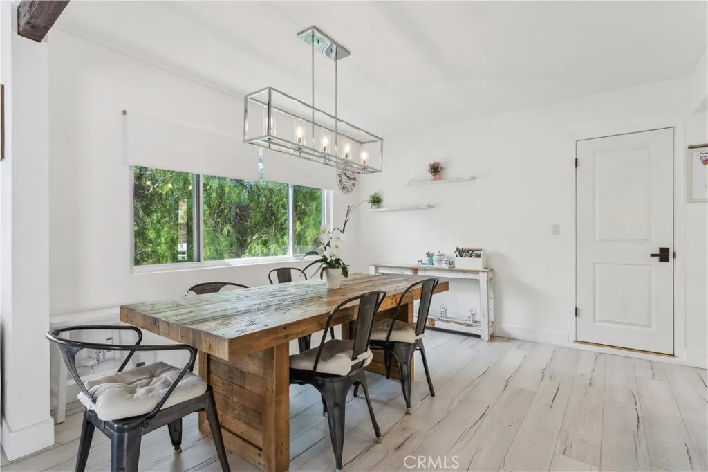 4922 Escobedo Drive, Woodland Hills, California 91364 home-pic-7