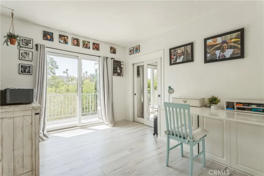 4922 Escobedo Drive, Woodland Hills, California 91364 home-pic-8