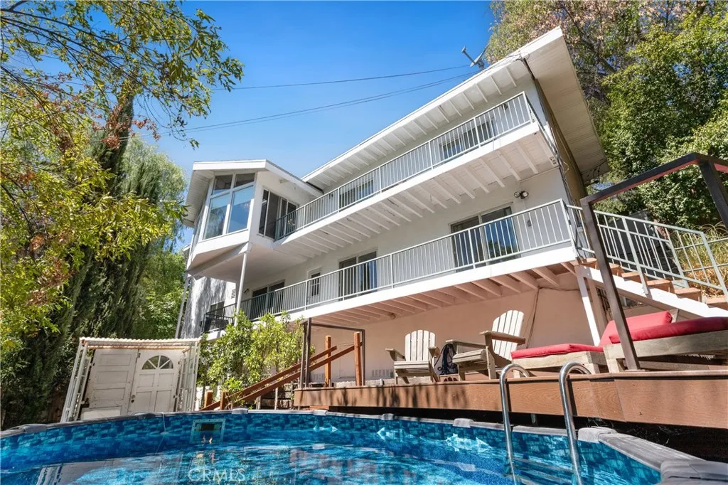 4922 Escobedo Drive, Woodland Hills, California 91364 home-pic-0