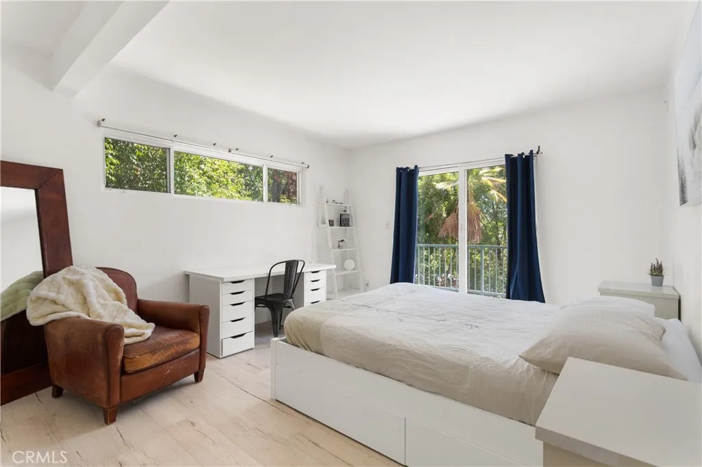 4922 Escobedo Drive, Woodland Hills, California 91364 home-pic-14