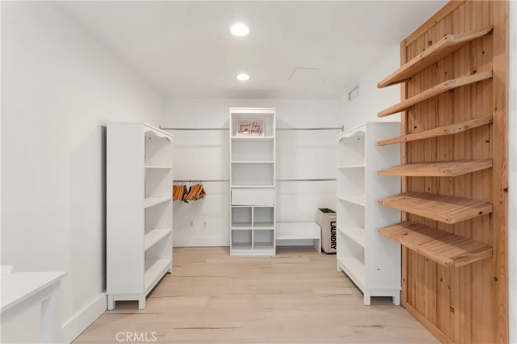 4922 Escobedo Drive, Woodland Hills, California 91364 home-pic-18