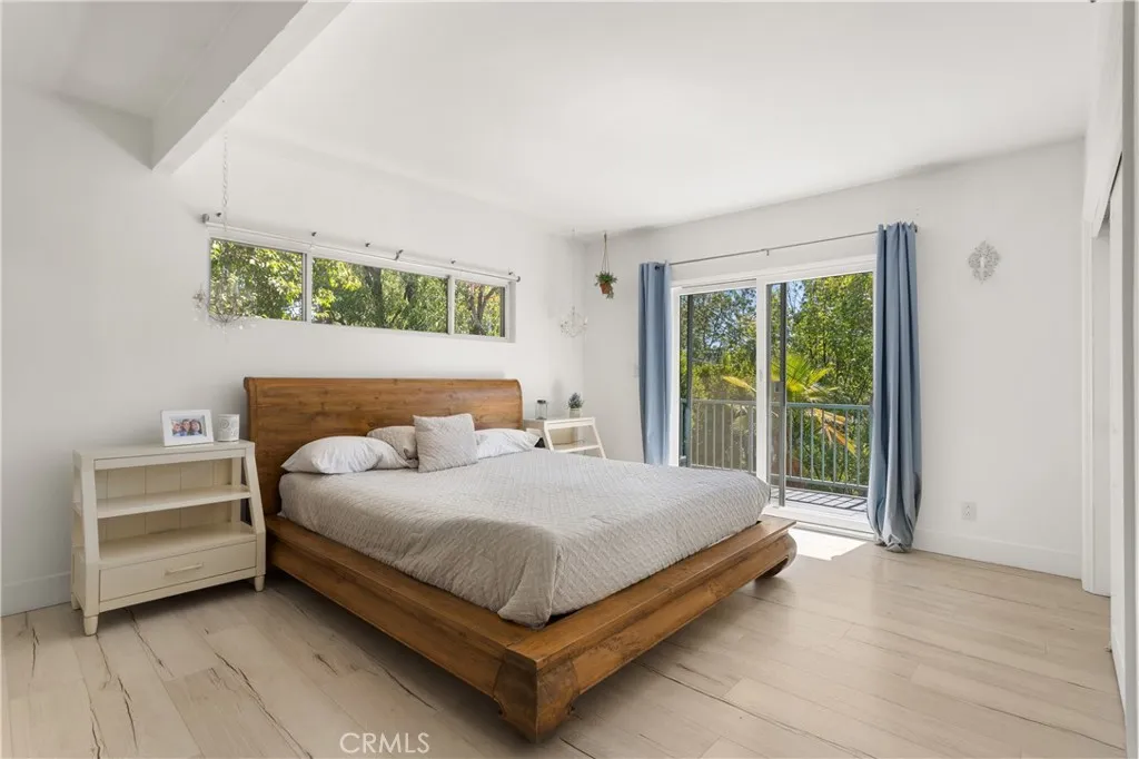 4922 Escobedo Drive, Woodland Hills, California 91364 home-pic-9