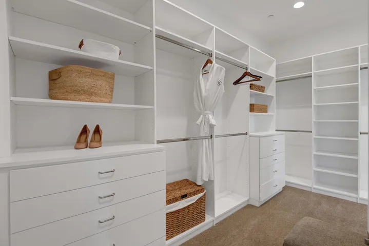 PRIMARY CLOSET.jpg mls