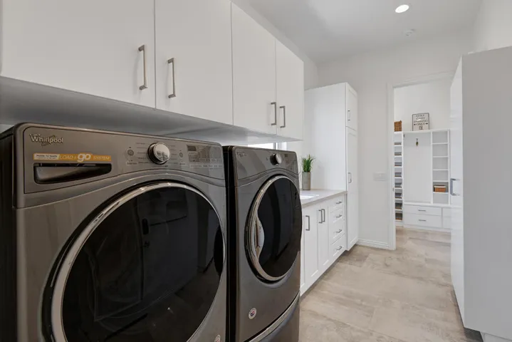 LAUNDRY.jpg mls