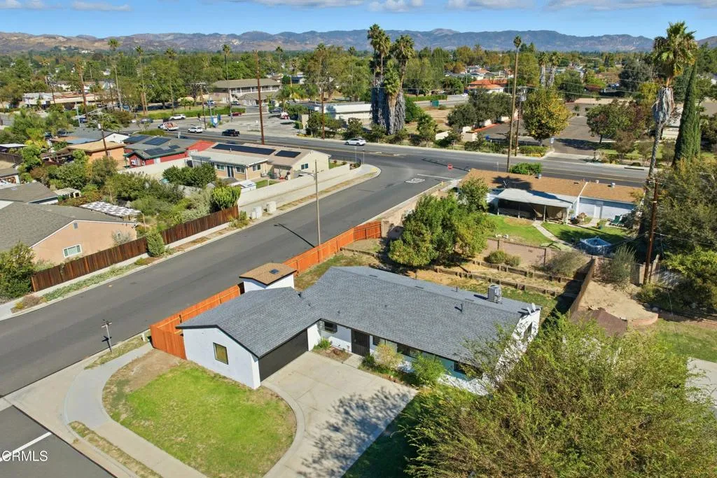 1290 Lawrence Circle, Simi Valley, California 93065 home-pic-29