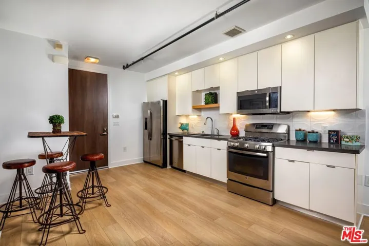 710 N El Centro Avenue 713, Los Angeles, California 90038