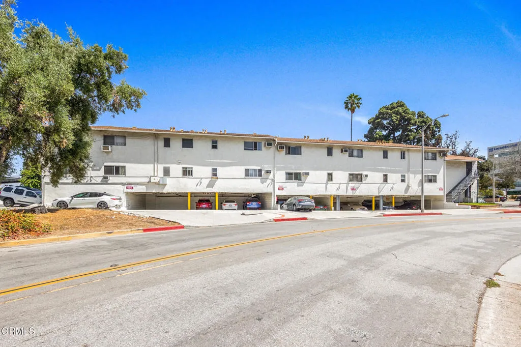 275 N Garfield Avenue, Pasadena, California 91101 home-pic-3