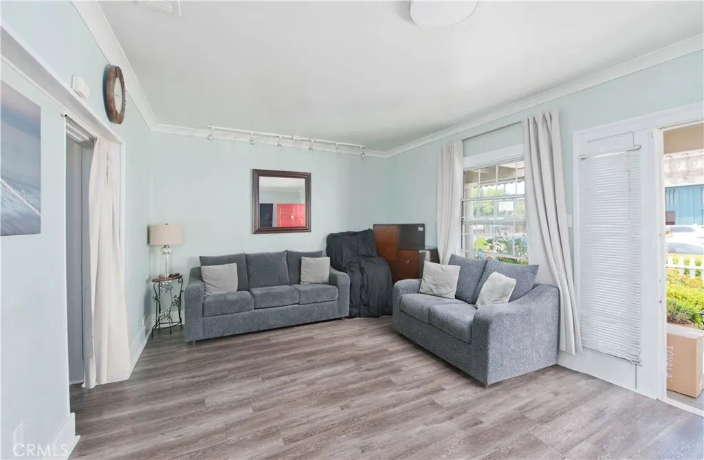 2756 W 15th Street, Los Angeles, California 90006 home-pic-8