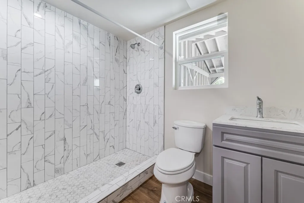 2756 W 15th Street, Los Angeles, California 90006 home-pic-20