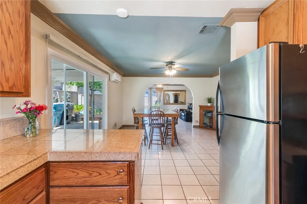 7120 Idyllwild Lane, Riverside, California 92503 home-pic-13