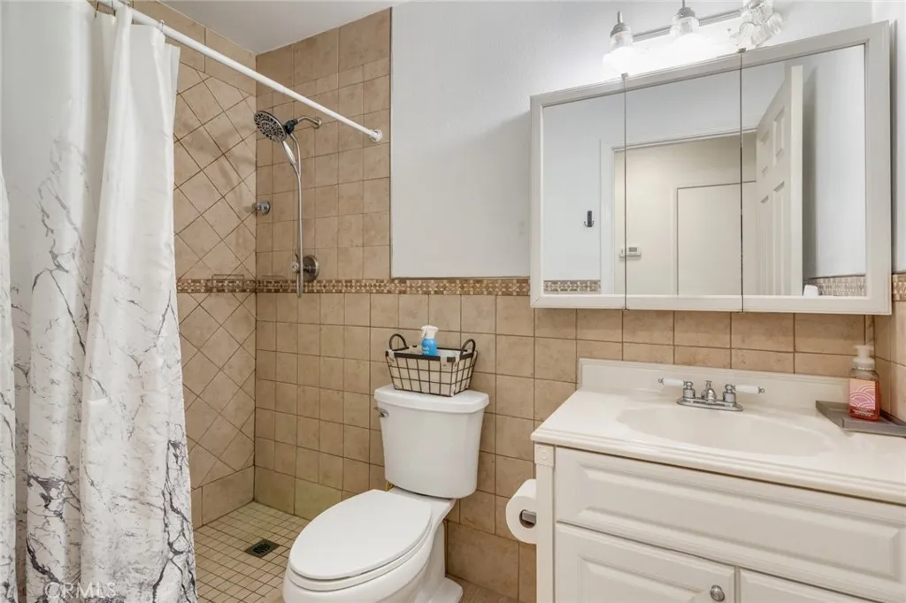 7120 Idyllwild Lane, Riverside, California 92503 home-pic-22