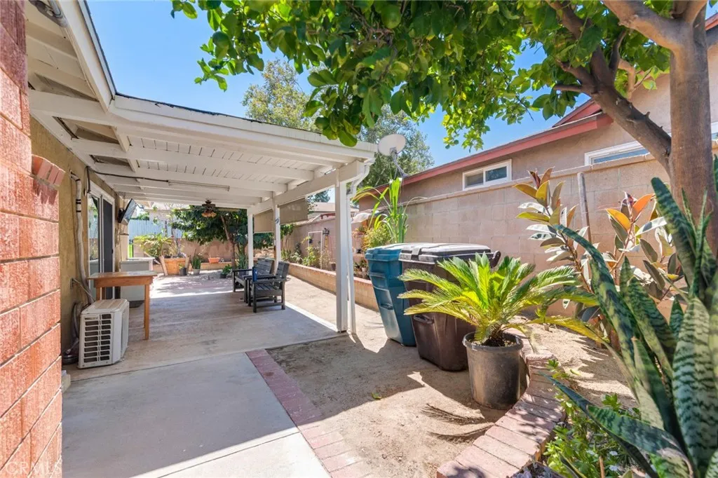 7120 Idyllwild Lane, Riverside, California 92503 home-pic-7
