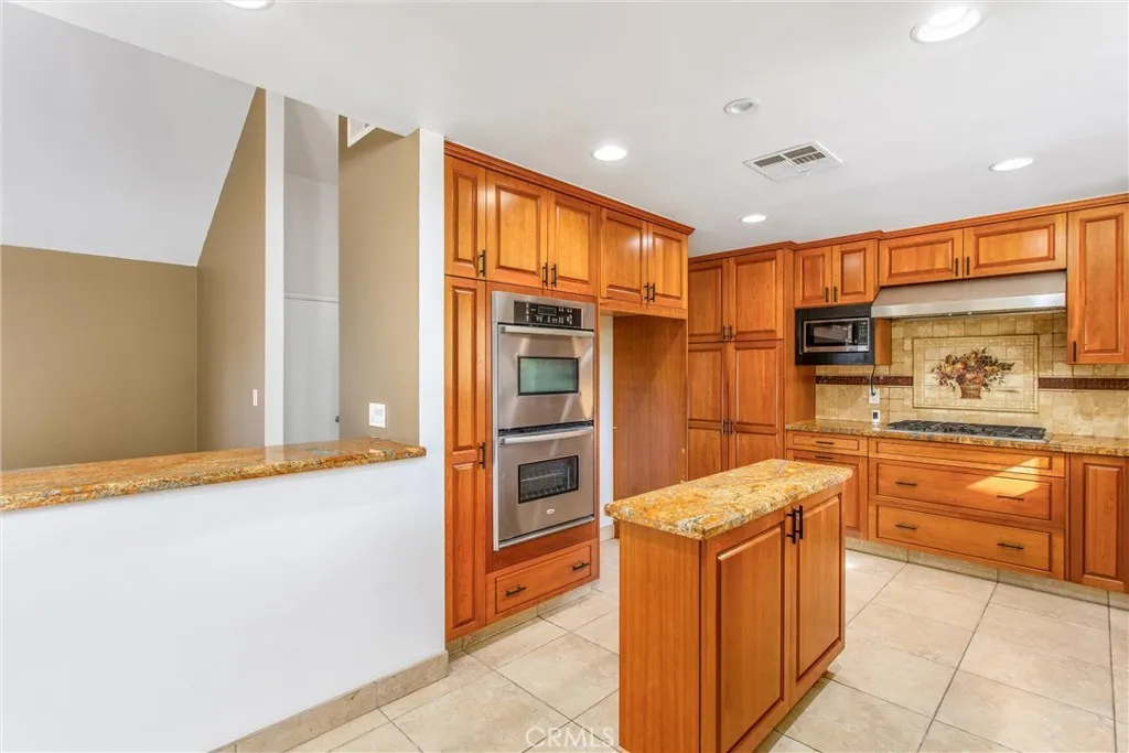 412 Phlox Court, Redlands, California 92373 home-pic-18