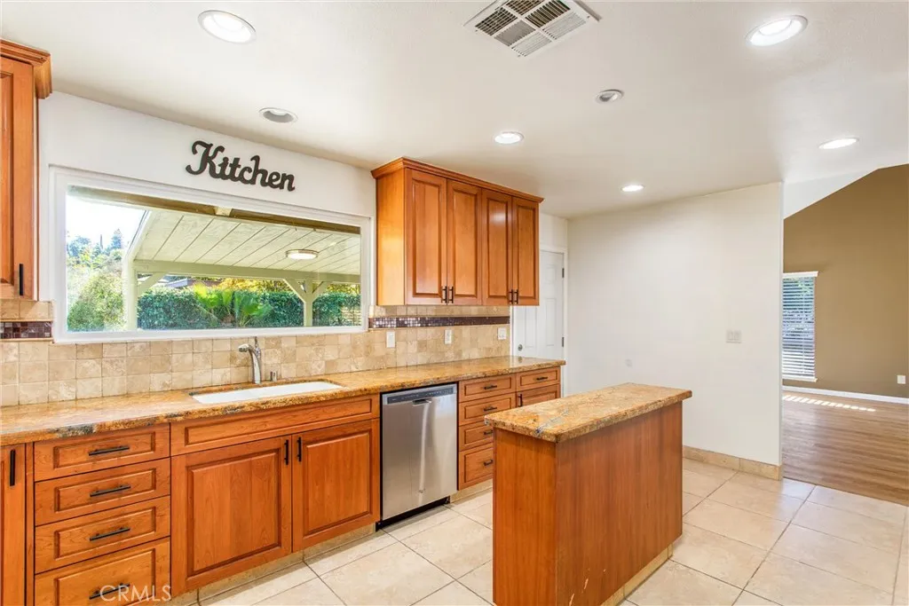 412 Phlox Court, Redlands, California 92373 home-pic-21