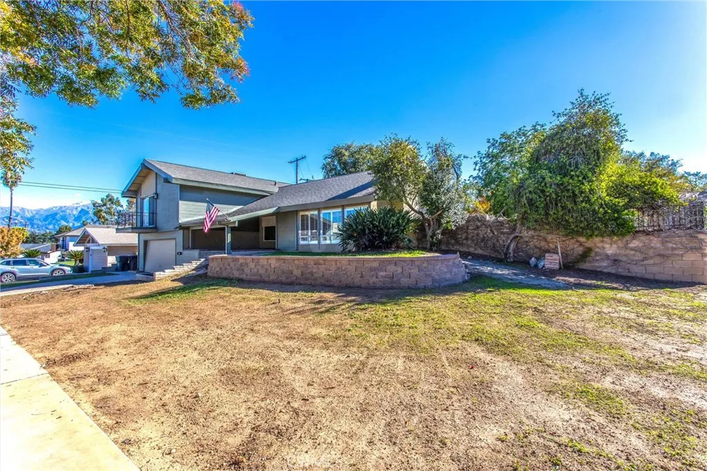 412 Phlox Court, Redlands, California 92373 home-pic-3