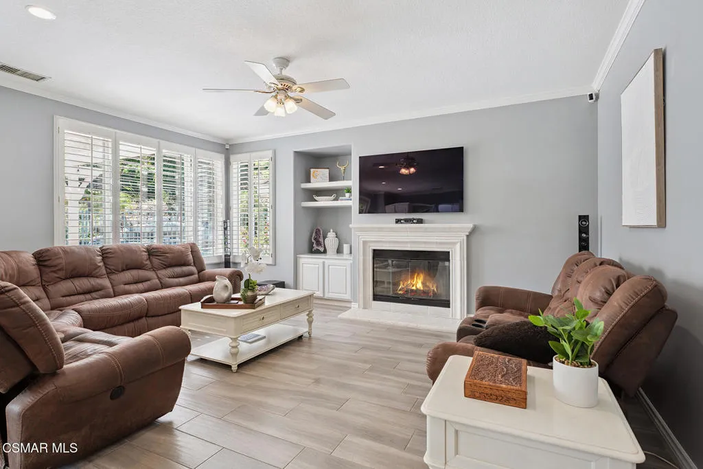 206 Shady Hills Court, Simi Valley, California 93065 home-pic-19