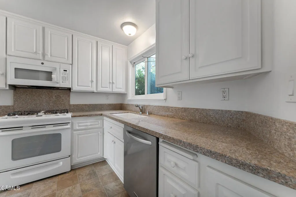 1988 Rolling Vista Drive 21, Lomita, California 90717 home-pic-14