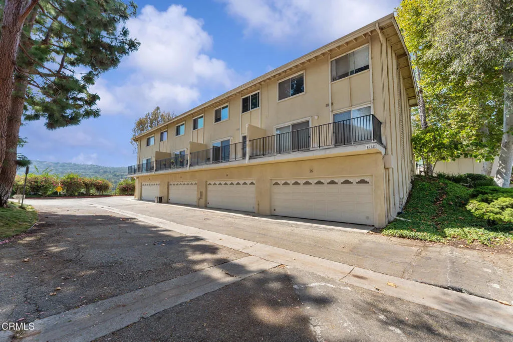 1988 Rolling Vista Drive 21, Lomita, California 90717 home-pic-32