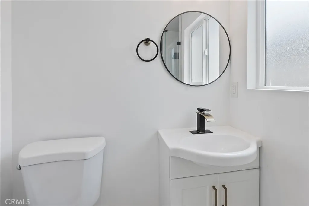 6519 Denver Avenue, Los Angeles, California 90044 home-pic-13