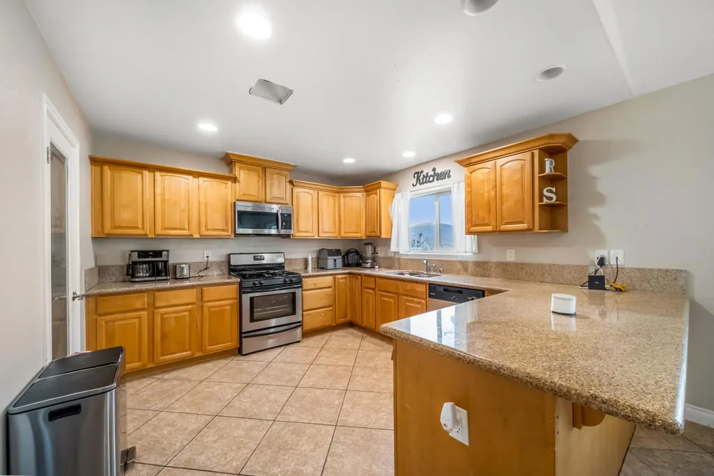 1492 N Marina Drive, Thermal, California 92274 home-pic-17