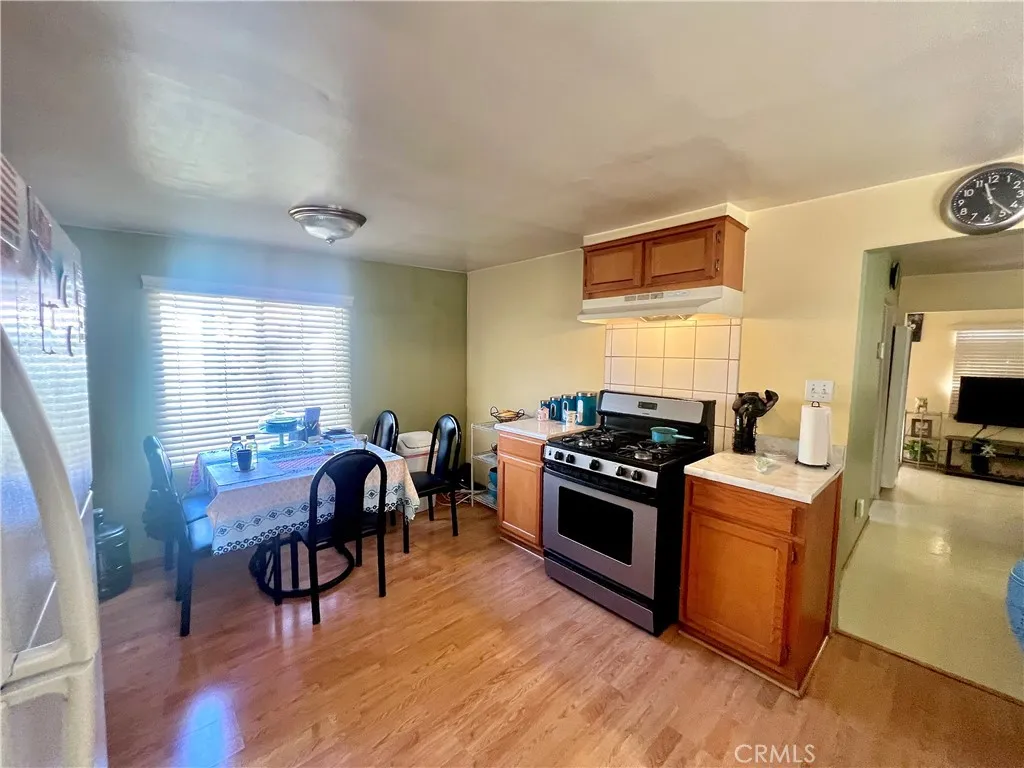 933 S La Verne Avenue, East Los Angeles, California 90022 home-pic-10