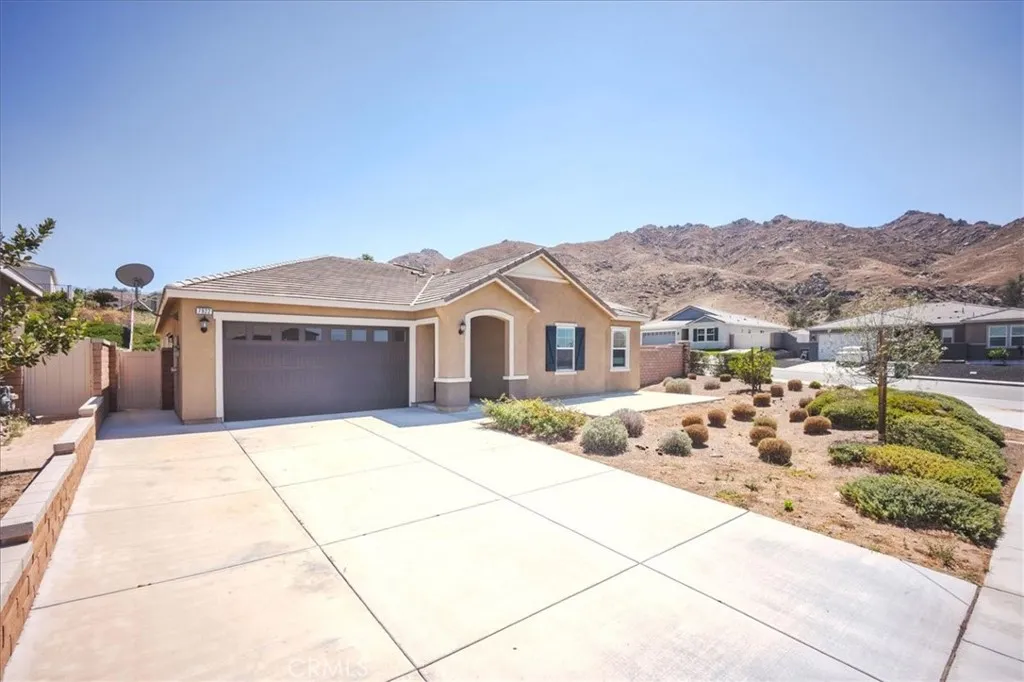 7922 Brass Kettle Circle, Riverside, California 92507 home-pic-0
