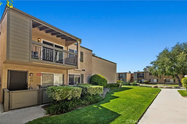 24518 Nicklaus Drive O20, Valencia, California 91355