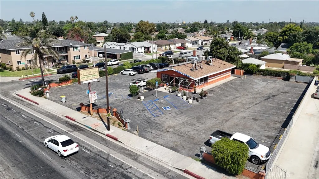 2201 E Alondra Blvd