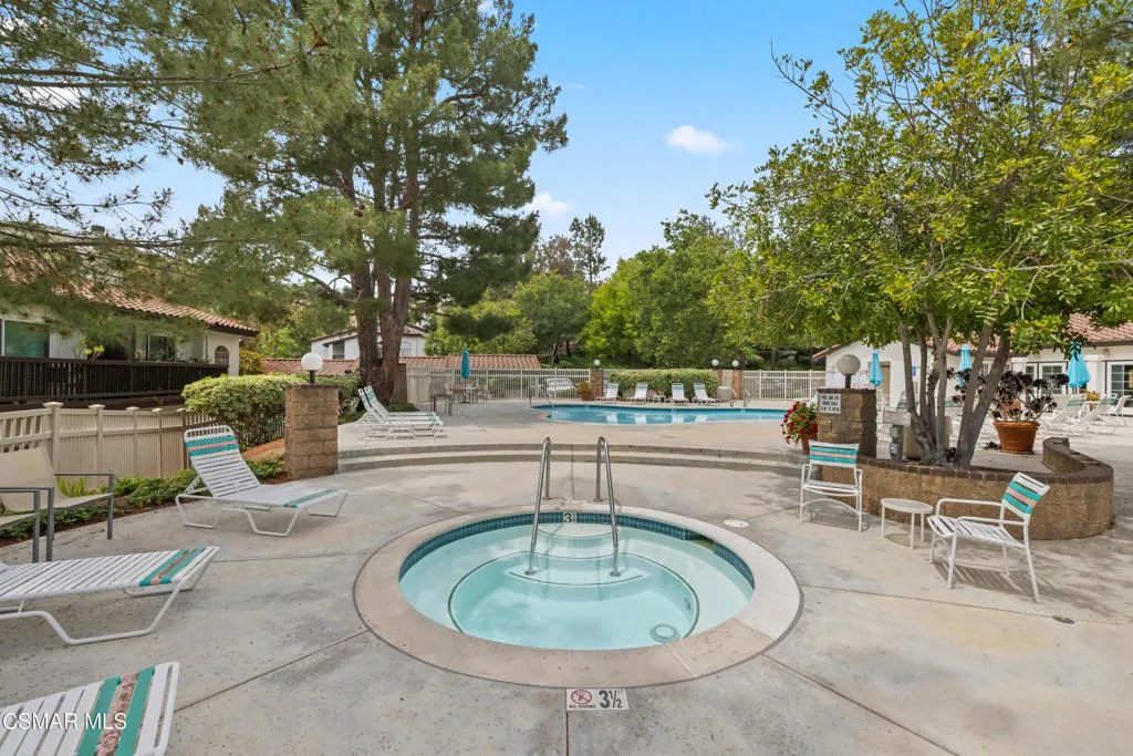 513 Water Oak Lane D, Oak Park, California 91377 home-pic-13