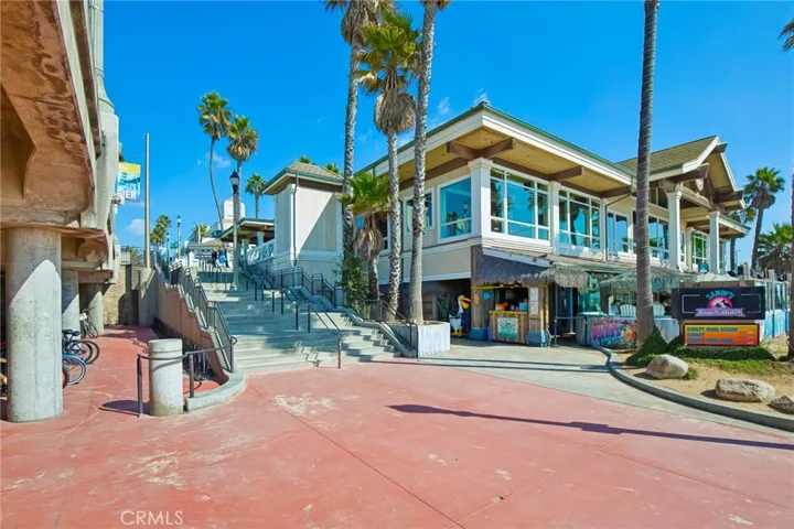 HB at the Pier
