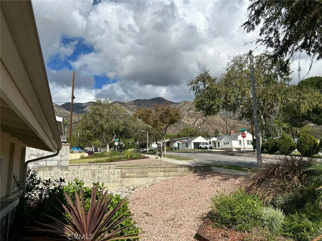 1215 Coronet, Pasadena, California 91107 home-pic-24