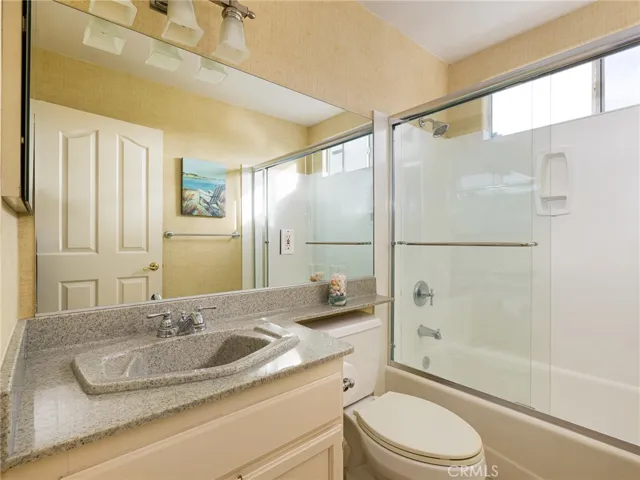 200 N Catalina Avenue F, Redondo Beach, California 90277
