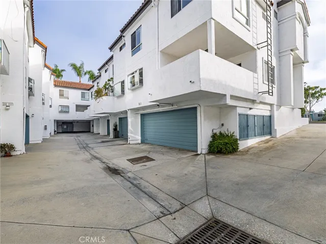200 N Catalina Avenue F, Redondo Beach, California 90277