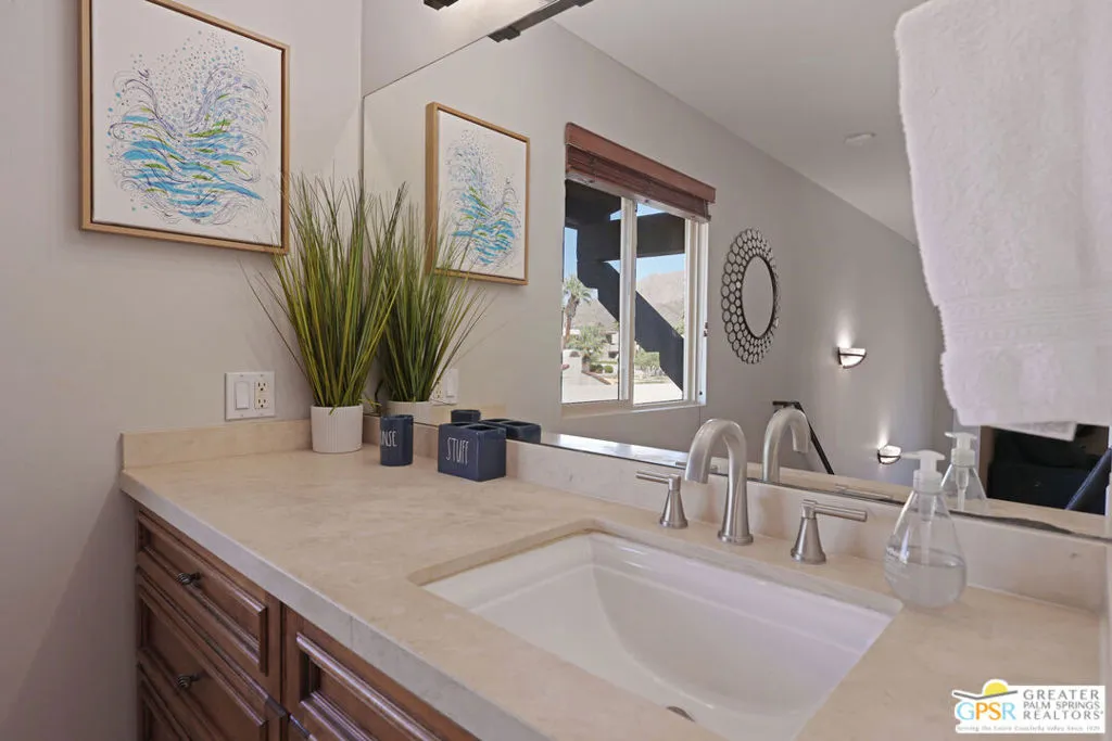 400 N Avenida Caballeros 10, Palm Springs, California 92262 home-pic-5
