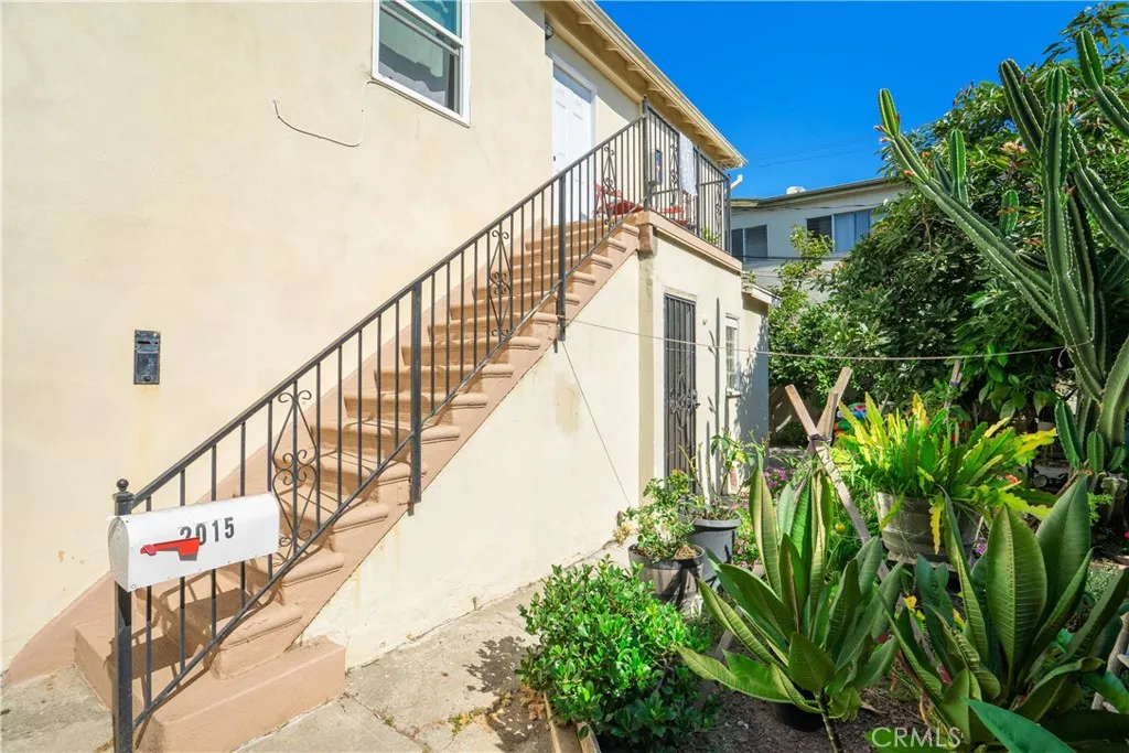 2011 S Shenandoah Street, Los Angeles, California 90266 home-pic-15