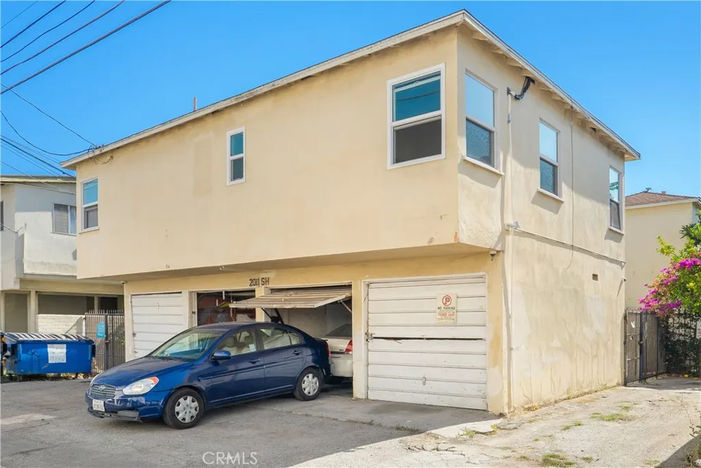 2011 S Shenandoah Street, Los Angeles, California 90266 home-pic-17