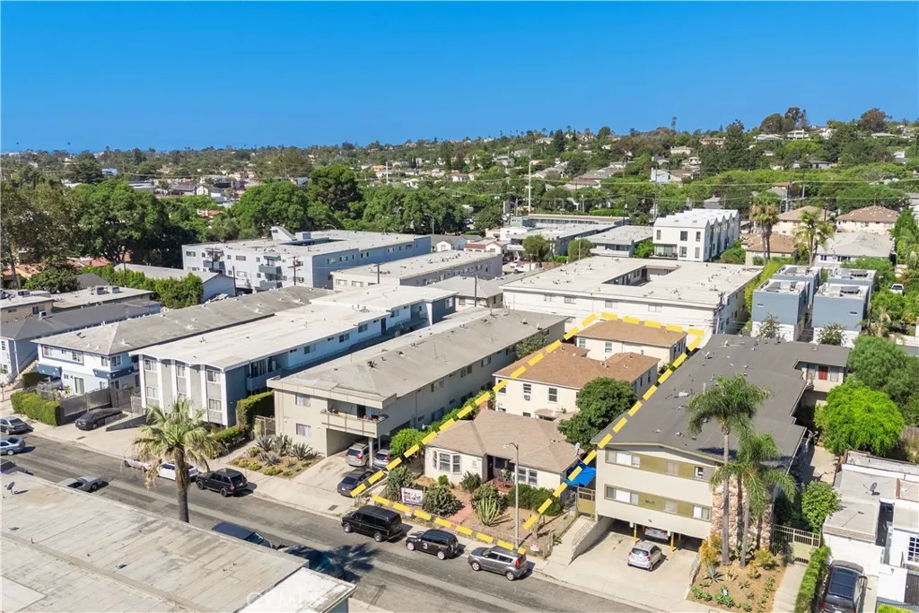2011 S Shenandoah Street, Los Angeles, California 90266 home-pic-3