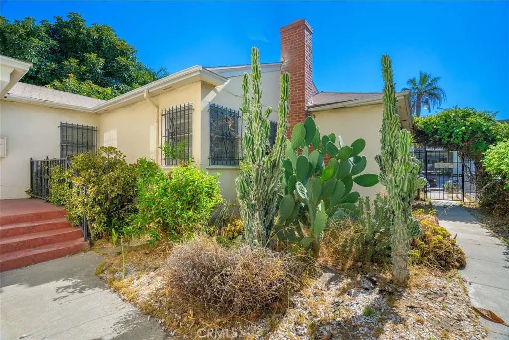 2011 S Shenandoah Street, Los Angeles, California 90266 home-pic-8