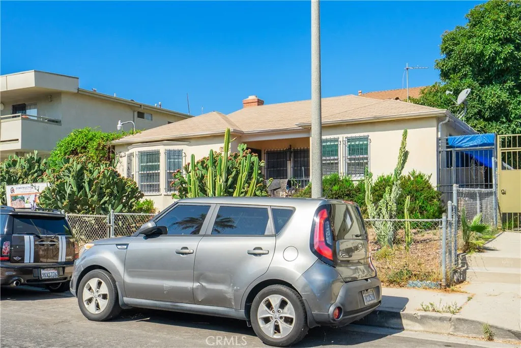 2011 S Shenandoah Street, Los Angeles, California 90266 home-pic-20