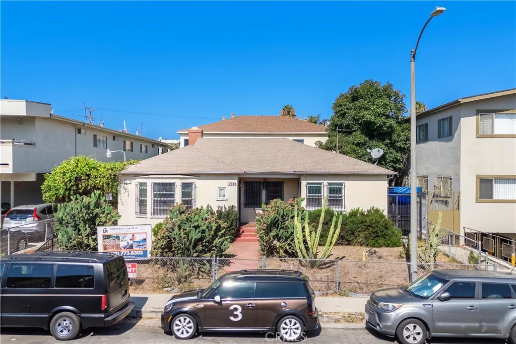 2011 S Shenandoah Street, Los Angeles, California 90266 home-pic-6